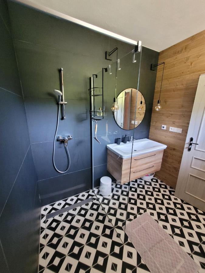 Mýto pod Ďumbierom Artur Apartment Myto מראה חיצוני תמונה